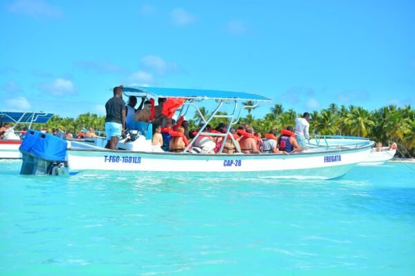 Speedboat tour Saona Island Speedboat full of guests on Saona Island excursion, Punta Cana